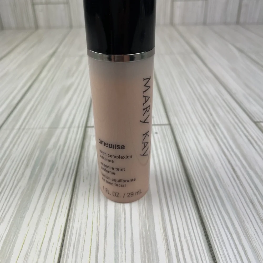 Mary‎ Kay Timewise EVEN COMPLEXION ESSENCE NEW